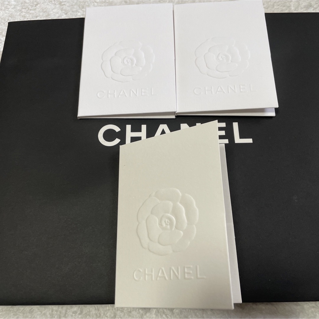 CHANEL(シャネル)のシャネル カメリア カードペーパーケース 3枚セット  レディースのバッグ(ショップ袋)の商品写真
