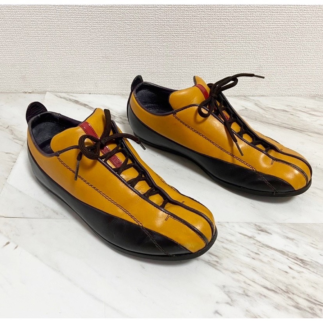 希少モデル 00s 〜 PRADA 蜂イエロー ブラック 黒 レザーシューズ 希少モデル 00s 〜 PRADA 蜂イエロー ブラック 黒 レザーシューズ