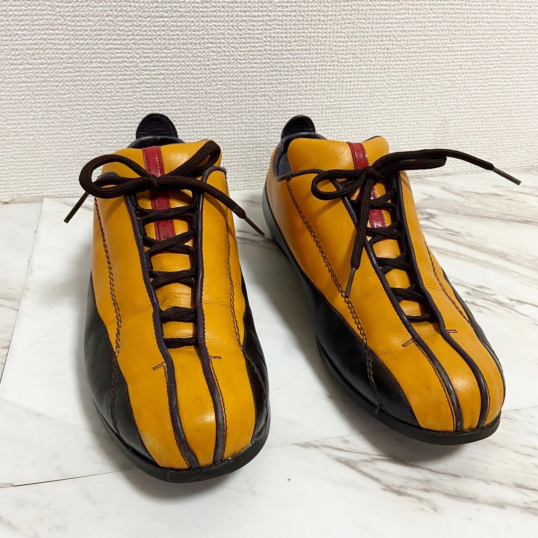 希少モデル 00s 〜 PRADA 蜂イエロー ブラック 黒 レザーシューズ 希少モデル 00s 〜 PRADA 蜂イエロー ブラック 黒 レザーシューズ