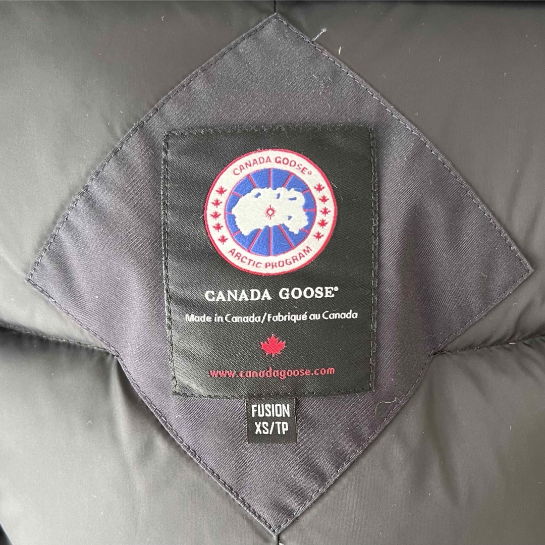 CANADA GOOSE(カナダグース)のCANADA GOOSE CHATEAU カナダグース　シャトー　サザビーリーグ メンズのジャケット/アウター(ダウンジャケット)の商品写真