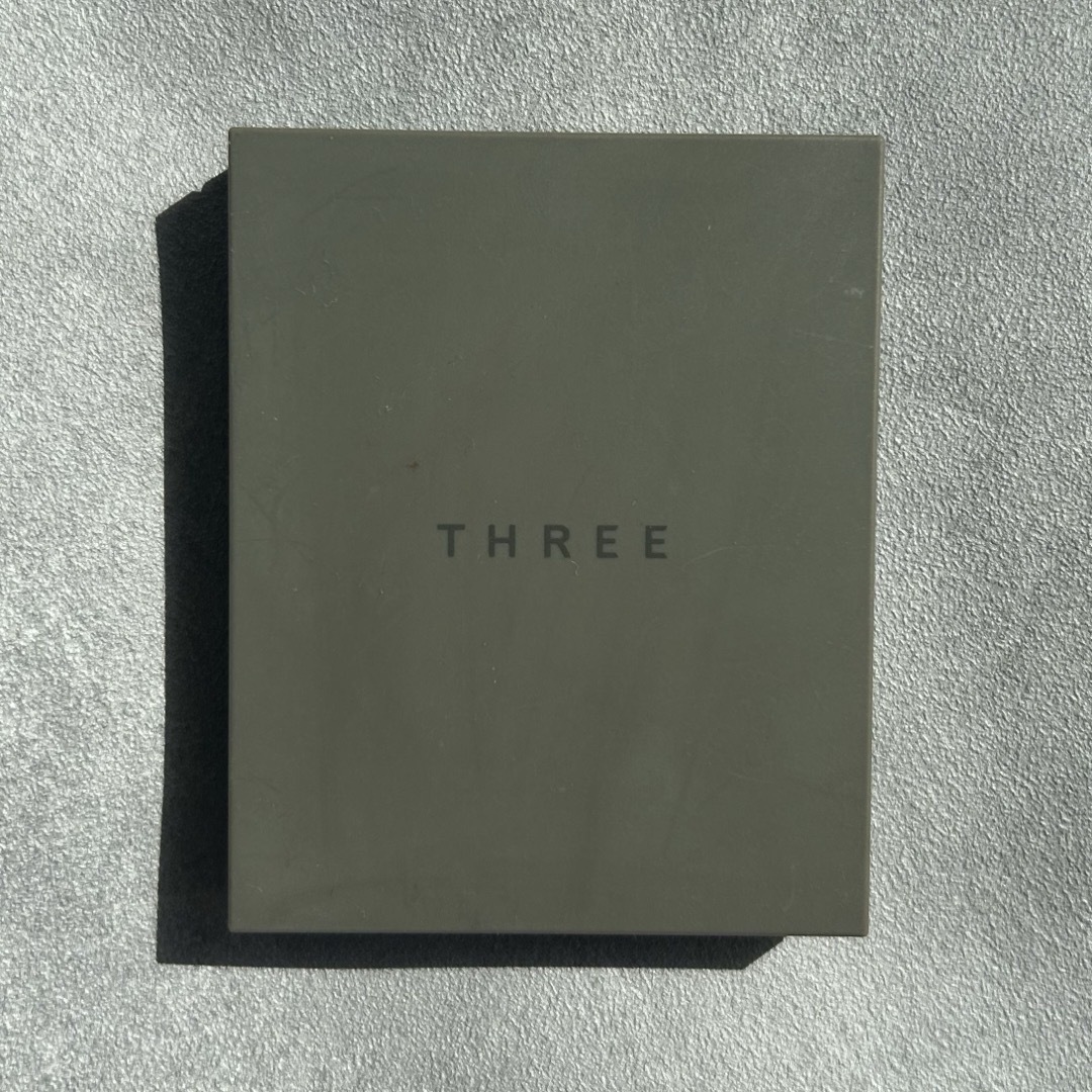 THREE(スリー)のTHREE シマリング グロー デュオ 01 コスメ/美容のベースメイク/化粧品(フェイスパウダー)の商品写真
