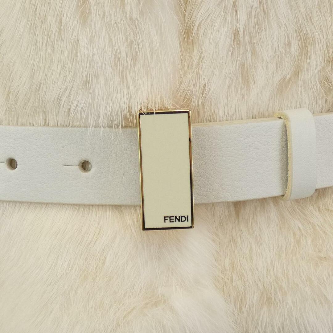 FENDI(フェンディ)のフェンディ FENDI ケガワベスト レディースのジャケット/アウター(毛皮/ファーコート)の商品写真