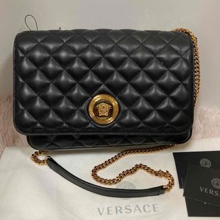 ヴェルサーチ(VERSACE)のVersace ヴェルサーチェ　ショルダーバック　ブラック　ゴールドチェーン(ショルダーバッグ)