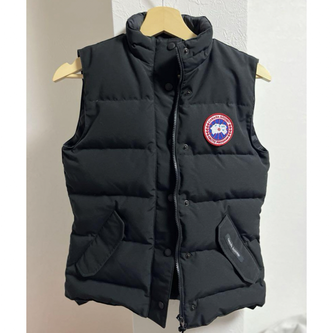 CANADA GOOSE(カナダグース)のカナダグース　　レディース　ダウンジャケット　xs レディースのジャケット/アウター(ダウンベスト)の商品写真