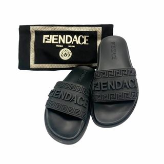 フェンディ(FENDI)の⭐️未使用⭐️ フェンダーチェ ラバースライド サンダル ブラック(サンダル)