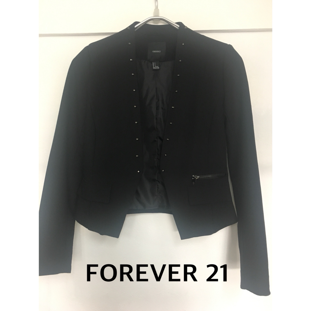 FOREVER 21(フォーエバートゥエンティーワン)のFOREVER21 フォーエバー21  ノーカラー ジャケット スタッズ付 レディースのジャケット/アウター(ノーカラージャケット)の商品写真