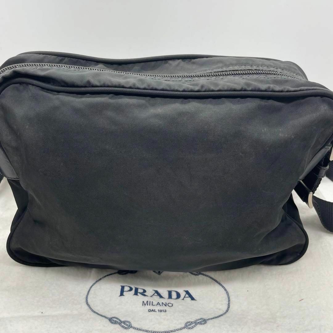 PRADA(プラダ)の29美品　プラダ　ナイロン　ショルダーバッグ　ブラック　三角ロゴ　カメラバッグ レディースのバッグ(ショルダーバッグ)の商品写真