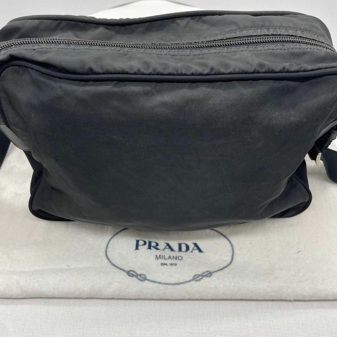 PRADA(プラダ)の29美品　プラダ　ナイロン　ショルダーバッグ　ブラック　三角ロゴ　カメラバッグ レディースのバッグ(ショルダーバッグ)の商品写真