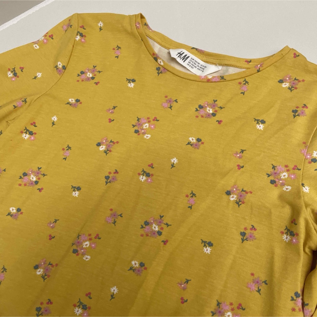 H&H(エイチアンドエイチ)の新品　H&M 花柄　ロングtシャツ　134/140 キッズ/ベビー/マタニティのキッズ服女の子用(90cm~)(Tシャツ/カットソー)の商品写真