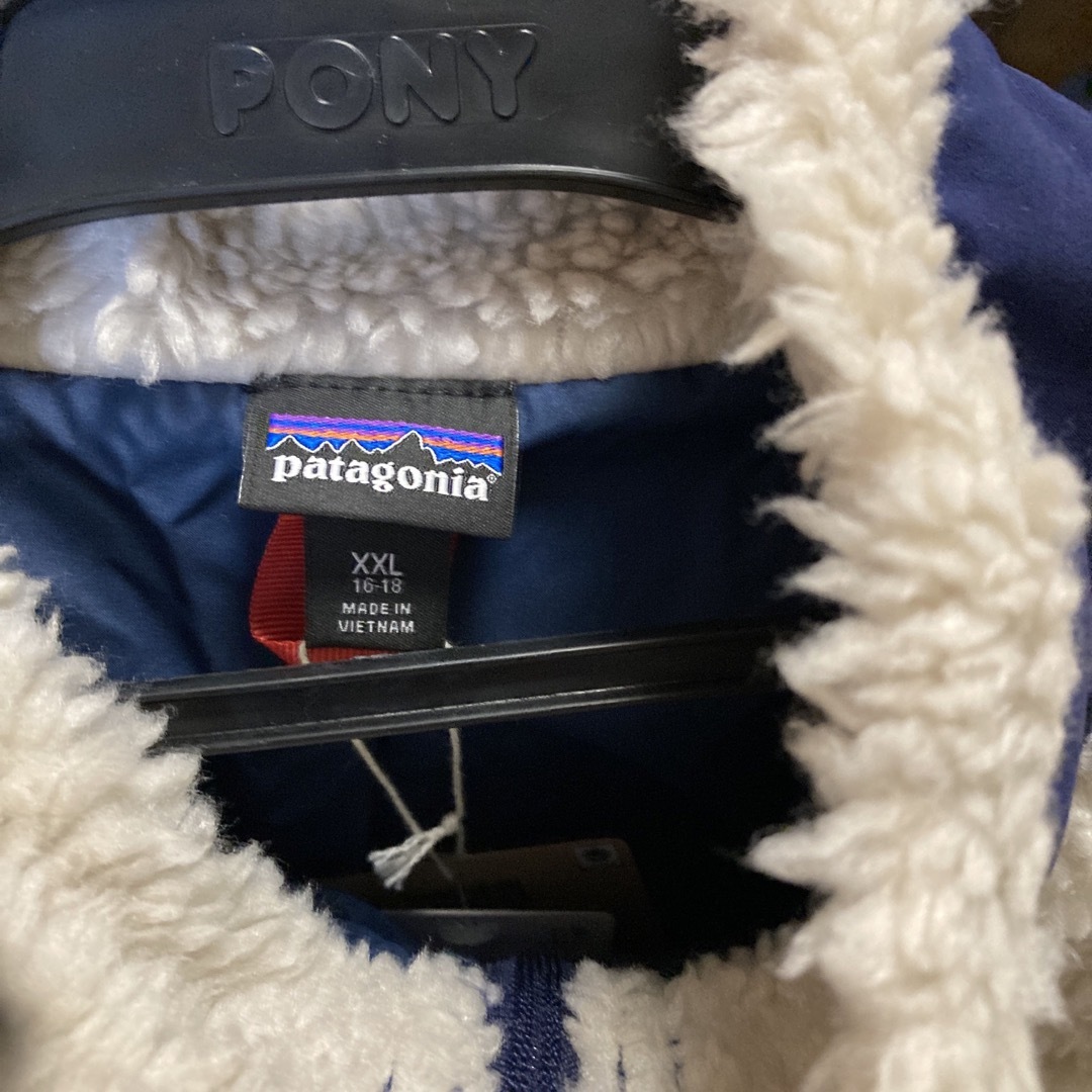 patagonia(パタゴニア)のKid's Retro-X Vestネイビー レディースのトップス(ベスト/ジレ)の商品写真