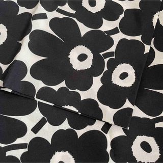 マリメッコ(marimekko)のマリメッコ ウニッコ コットン 生地 約34×40 白 黒(生地/糸)