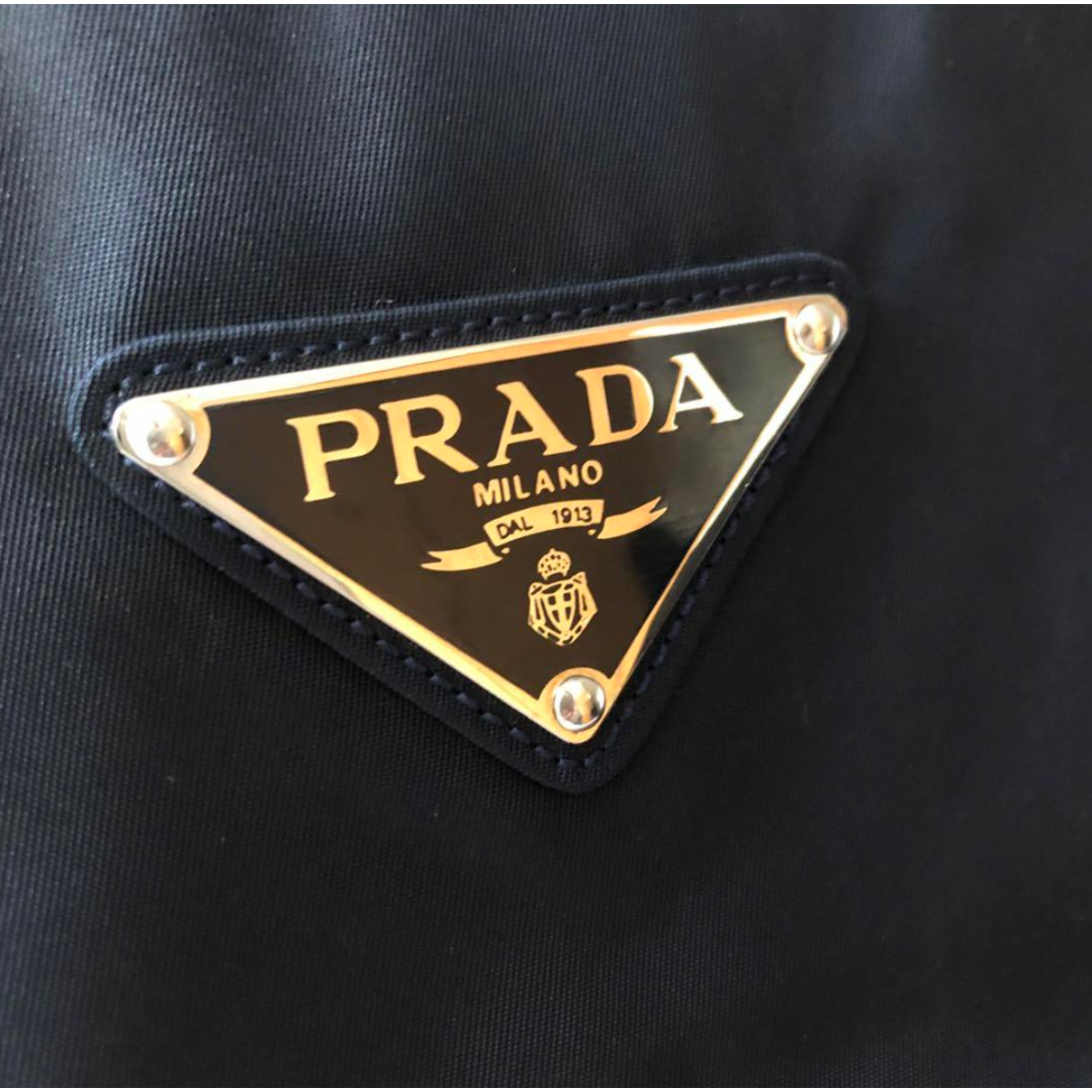PRADA(プラダ)の【最終値下げ‼︎】PRADA トートバッグ  黒 ブラック 大容量 A4サイズ可 レディースのバッグ(トートバッグ)の商品写真