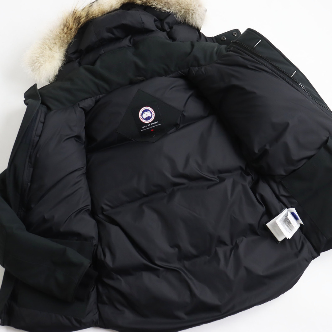 CANADA GOOSE(カナダグース)の良品 CANADA GOOSE カナダグース 2301JM RUSSELL ラッセル コヨーテファー付き ロゴワッペン付き  フーデッドダウンジャケット ブラック S カナダ製 正規品 メンズのジャケット/アウター(ダウンジャケット)の商品写真