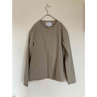 UNITED ARROWS - UNITED ARROWS  ノーカラー　ブルゾン　グレーベージュ　美品