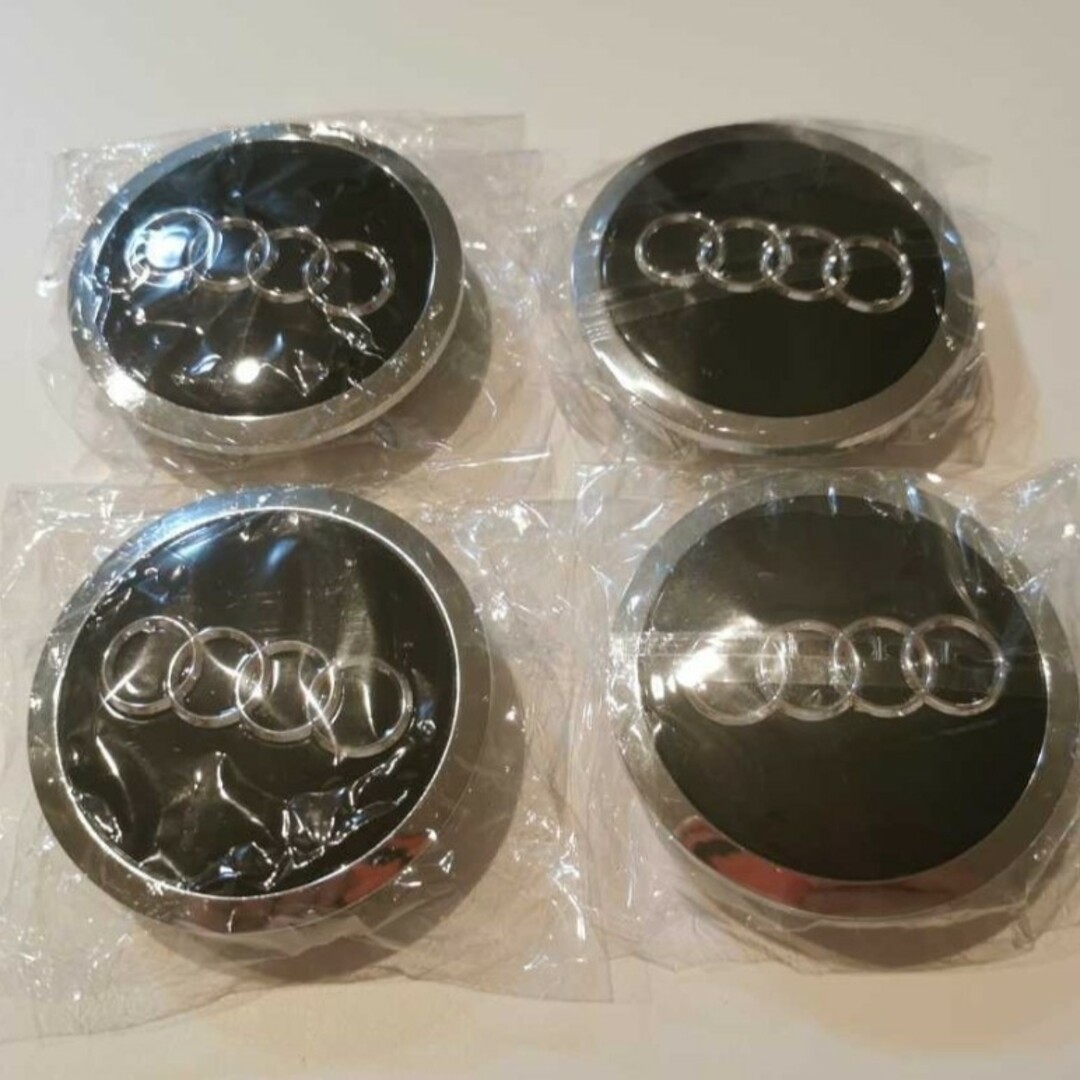 Audi アウディ ホイール センターキャップ ブラック 4個セット 自動車/バイクの自動車(車外アクセサリ)の商品写真