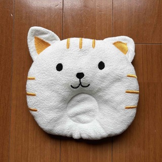 ニシマツヤ(西松屋)のベビー枕　猫(枕)
