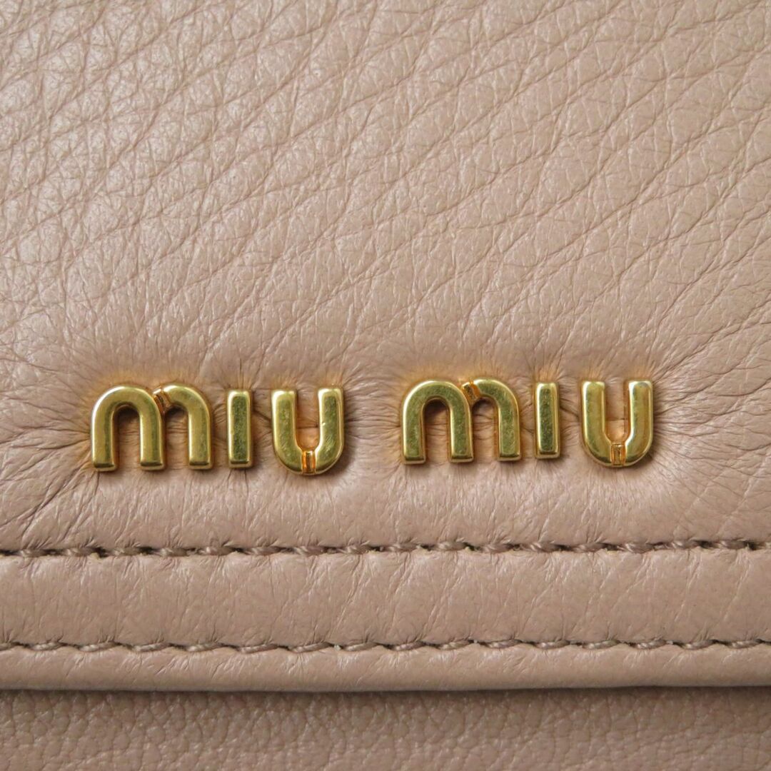 miumiu(ミュウミュウ)の極美品★MIU MIU ミュウミュウ ロゴ金具 レザー フラップ式 二つ折り ロングウォレット／長財布 レディース ピンクベージュ 箱付き レディースのファッション小物(財布)の商品写真