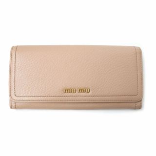 ミュウミュウ(miumiu)の極美品★MIU MIU ミュウミュウ ロゴ金具 レザー フラップ式 二つ折り ロングウォレット／長財布 レディース ピンクベージュ 箱付き(財布)