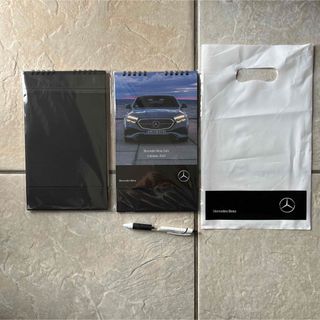 メルセデスベンツ(Mercedes-Benz)の新品　ベンツ　卓上カレンダー　2つ(カレンダー/スケジュール)