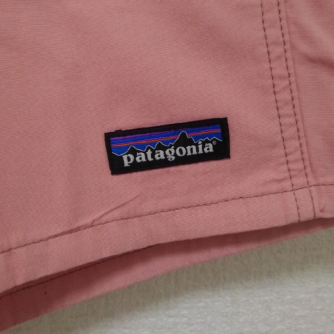 patagonia(パタゴニア)の新品！　パタゴニア　ファンホッガーズショーツ　6インチ　ピンク　Lサイズ メンズのパンツ(ショートパンツ)の商品写真