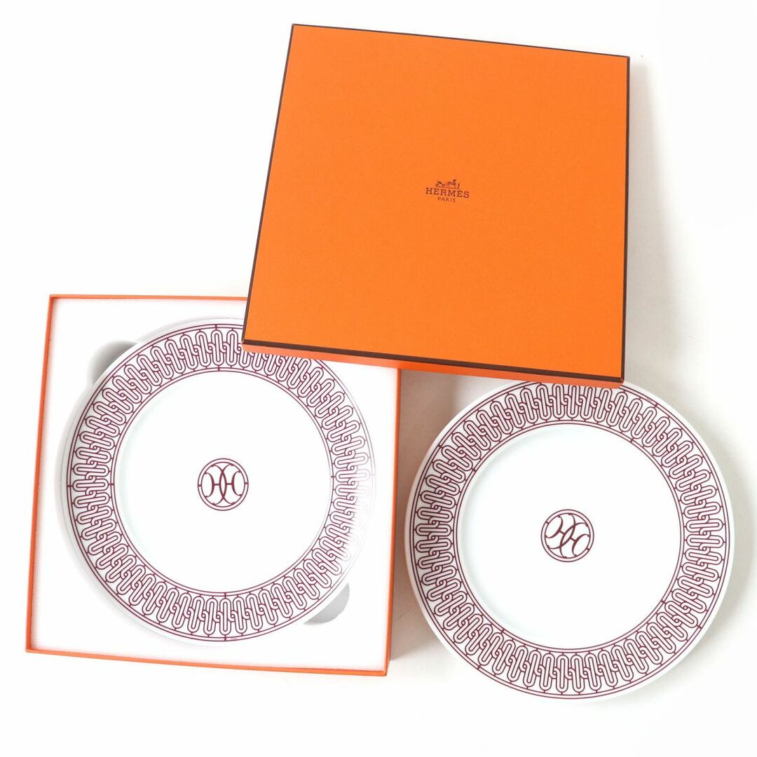 Hermes(エルメス)の未使用品△フランス製 HERMES エルメス H・DECO Hデコ デザートプレート 食器 皿 ペア 2枚セット ボルドー×ホワイト 保管箱付き インテリア/住まい/日用品のキッチン/食器(食器)の商品写真