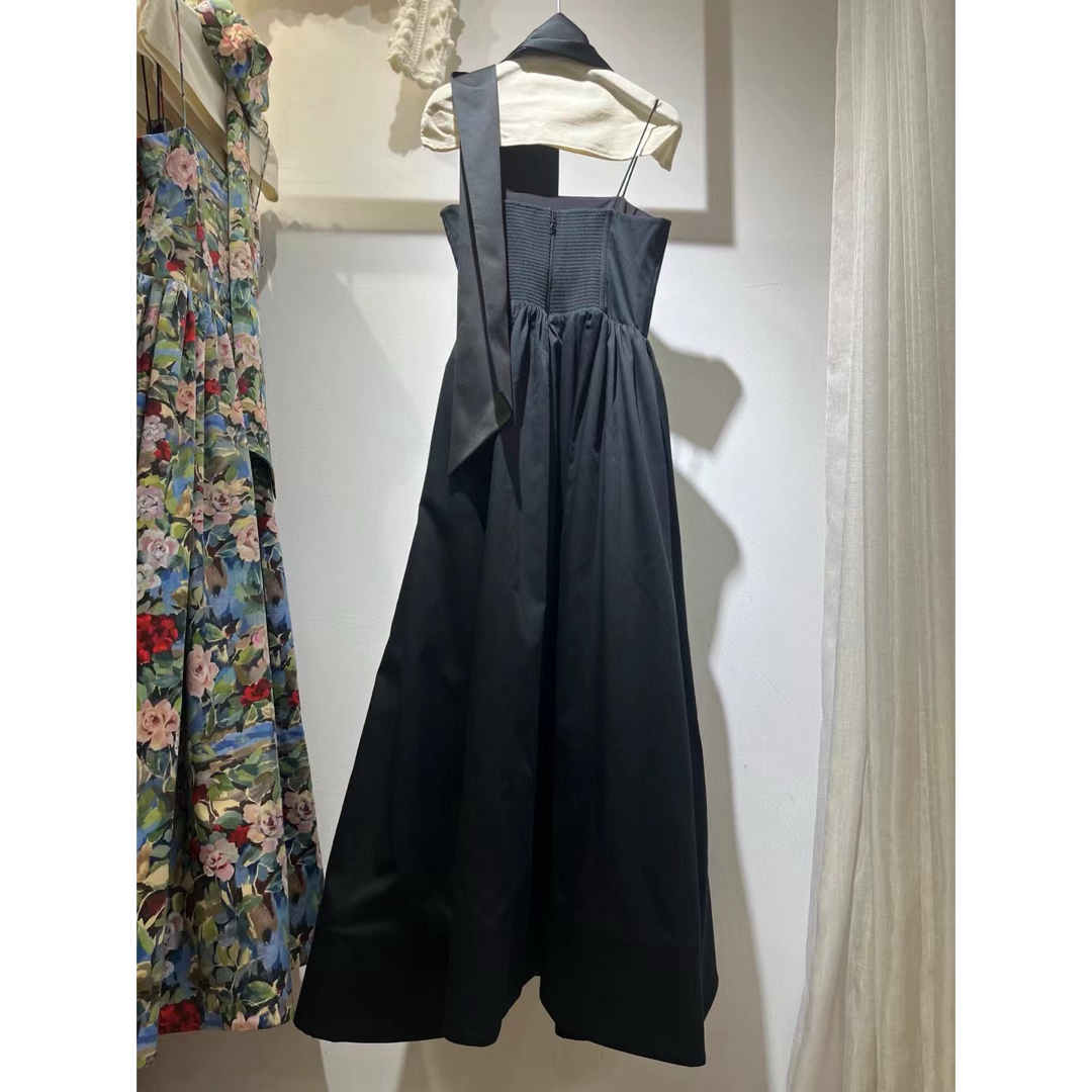 Alice+Olivia(アリスアンドオリビア)の❤️★Alice olive　新作新品　黒　ロングワンピース　オシャレ レディースのワンピース(ロングワンピース/マキシワンピース)の商品写真