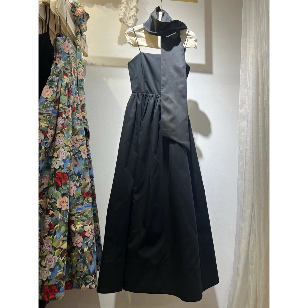 Alice+Olivia(アリスアンドオリビア)の❤️★Alice olive　新作新品　黒　ロングワンピース　オシャレ レディースのワンピース(ロングワンピース/マキシワンピース)の商品写真