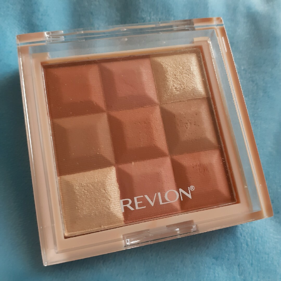 REVLON(レブロン)のレブロン　ブラッシュ&イルミネーターパレット003CARAMEL-NUDE コスメ/美容のベースメイク/化粧品(チーク)の商品写真