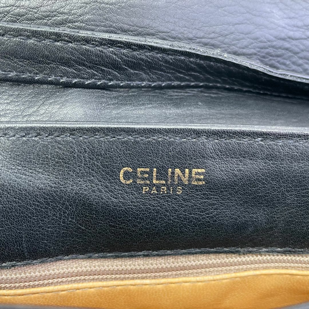 celine(セリーヌ)のセリーヌ ショルダーバッグレザー ブラック 馬車 金具 オールド トリオンフ レディースのバッグ(ショルダーバッグ)の商品写真