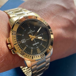カシオ(CASIO)のカシオ　アナログ腕時計　国内未発売モデル　ラグ幅22mm ビッグフェイスゴールド(腕時計(アナログ))