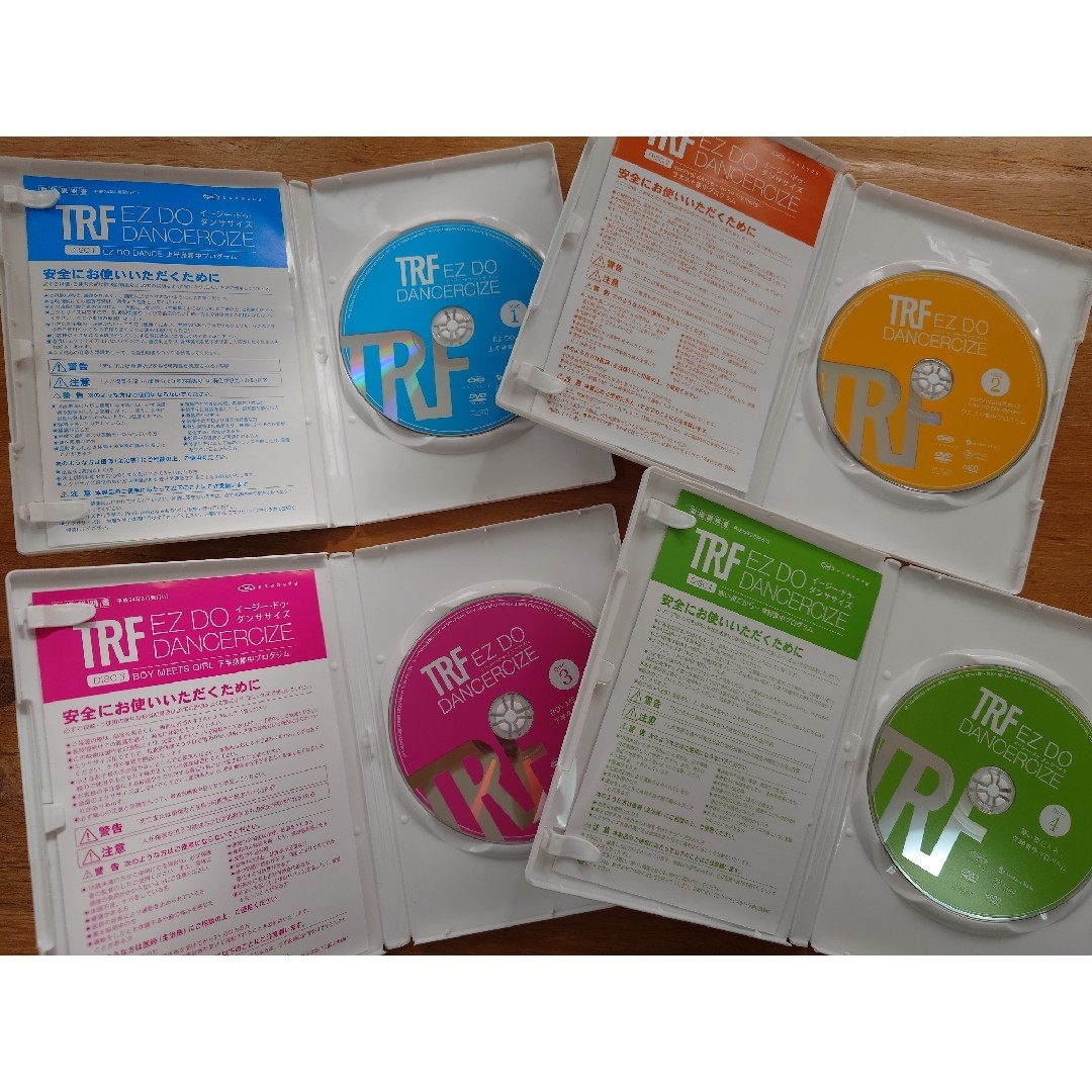 avex(エイベックス)のTRF EZ DO DANCERCIZE DVD４枚セット インテリア/住まい/日用品のインテリア/住まい/日用品 その他(その他)の商品写真