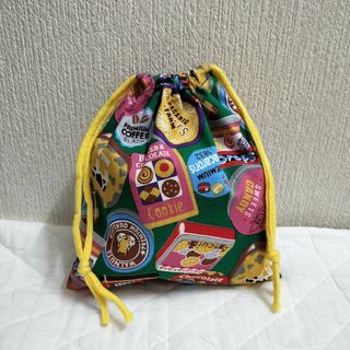 巾着袋　お菓子柄　ハンドメイド(外出用品)