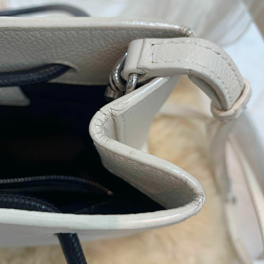 BALENCIAGA BAG(バレンシアガバッグ)の☆美品☆BALENCIAGA ショッピングトートXXS 2WAYバッグ ホワイト レディースのバッグ(ショルダーバッグ)の商品写真