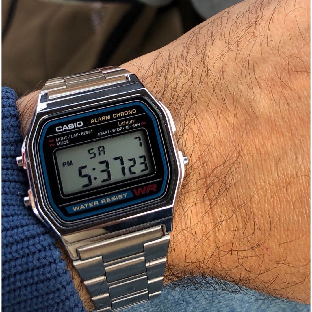 CASIO(カシオ)のカシオ　デジタル腕時計　新品未使用　ステンレス　レトロデザイン　薄型タイプ メンズの時計(腕時計(デジタル))の商品写真