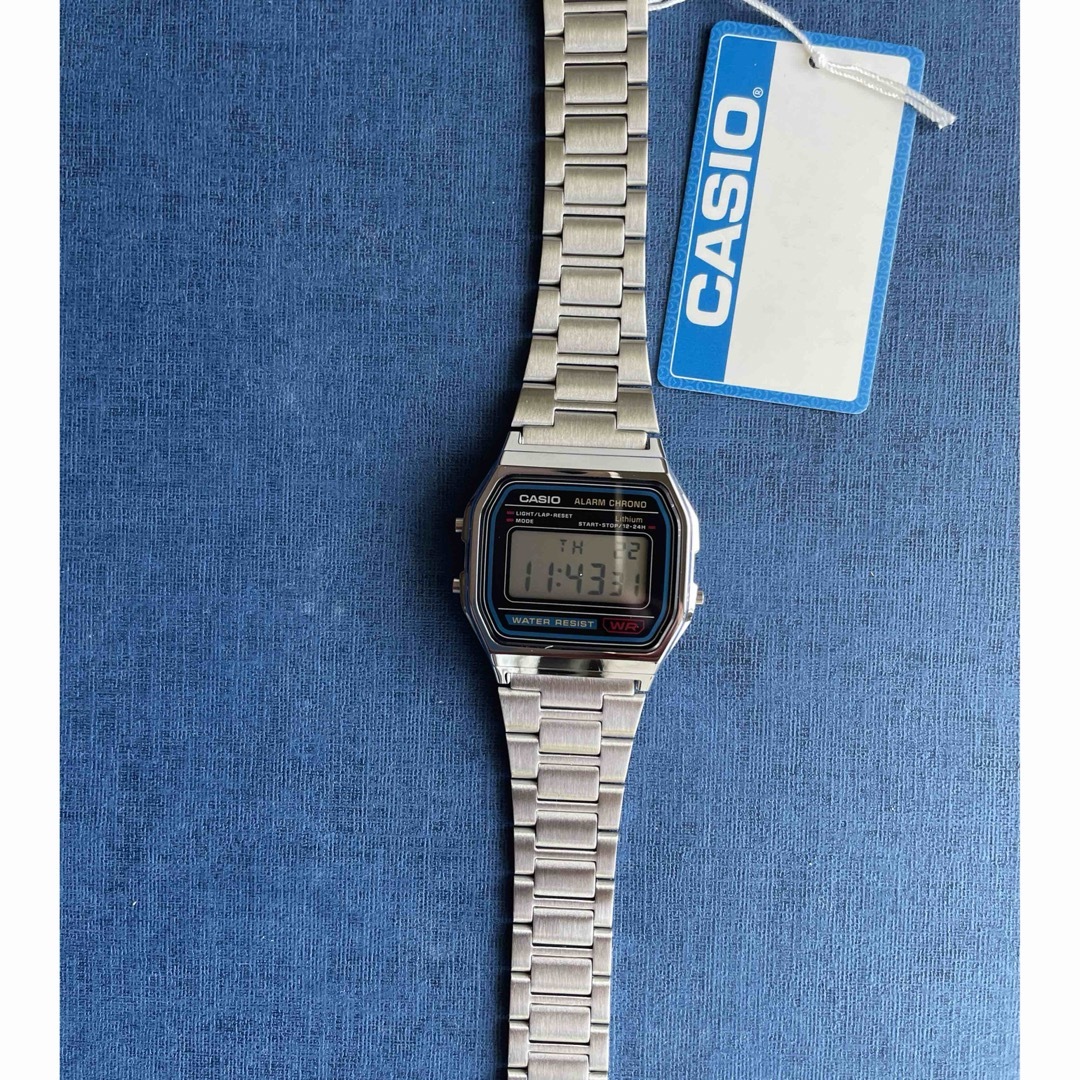 CASIO(カシオ)のカシオ　デジタル腕時計　新品未使用　ステンレス　レトロデザイン　薄型タイプ メンズの時計(腕時計(デジタル))の商品写真