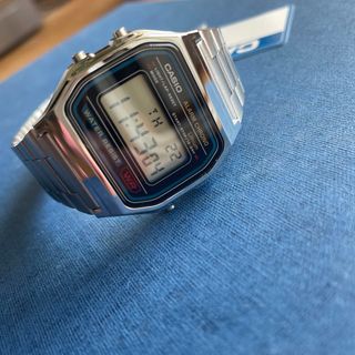 カシオ(CASIO)のカシオ　デジタル腕時計　新品未使用　ステンレス　レトロデザイン　薄型タイプ(腕時計(デジタル))