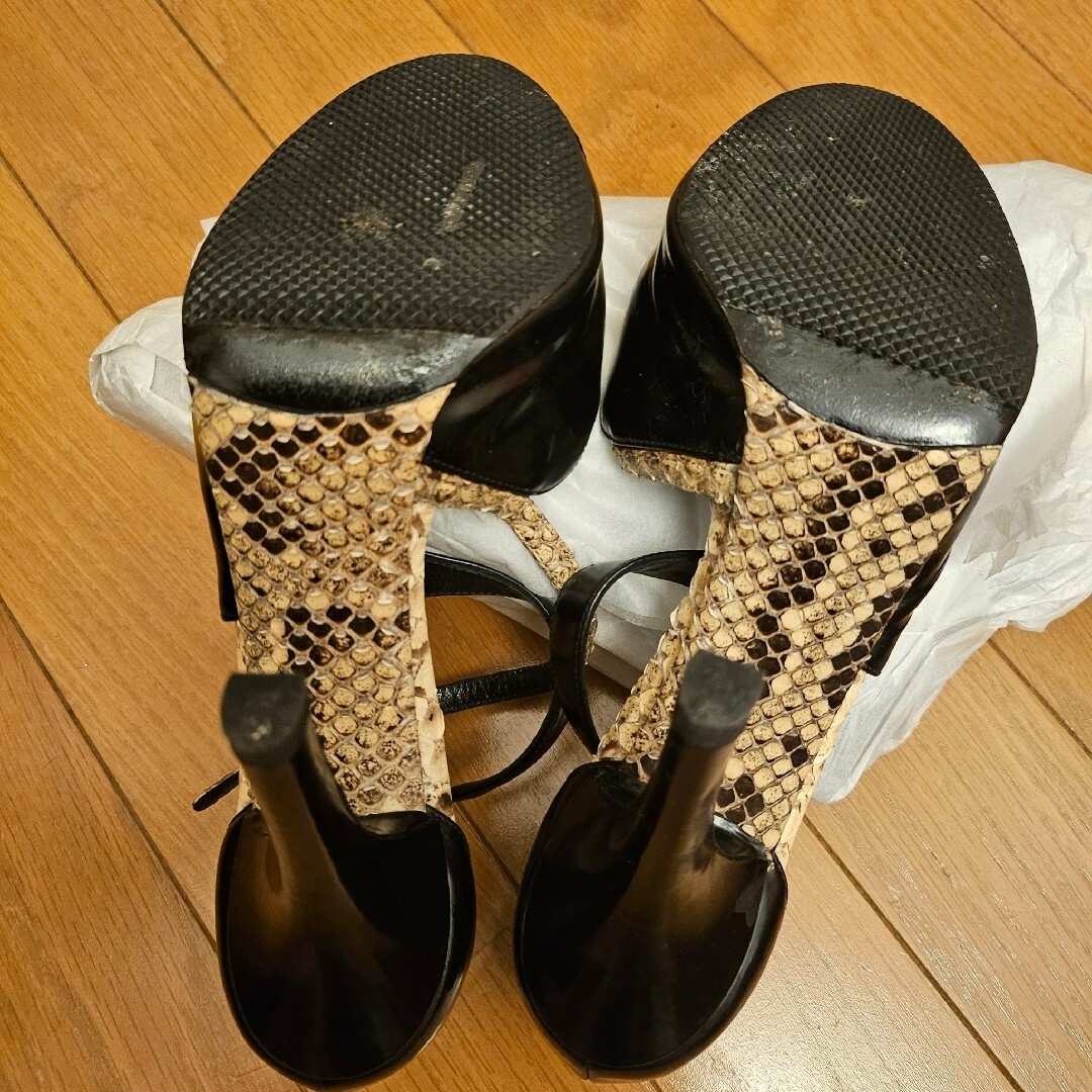 DOLCE&GABBANA(ドルチェアンドガッバーナ)のDOLCE&GABBANA　ヒール　サンダル　パイソン レディースの靴/シューズ(サンダル)の商品写真