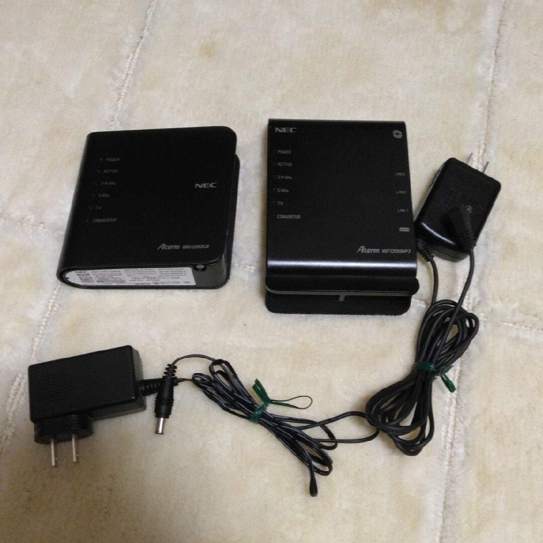 Wi-Fiルーター　二個セット スマホ/家電/カメラのPC/タブレット(PC周辺機器)の商品写真