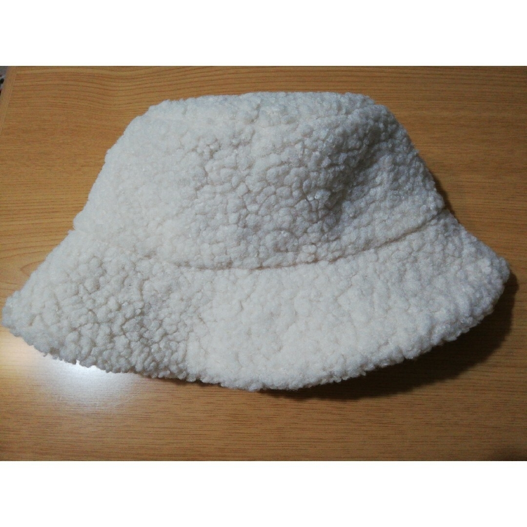 SHEIN(シーイン)のリバーシブルバケットハット冬厚くて暖かい【ベージュ】 レディースの帽子(ハット)の商品写真