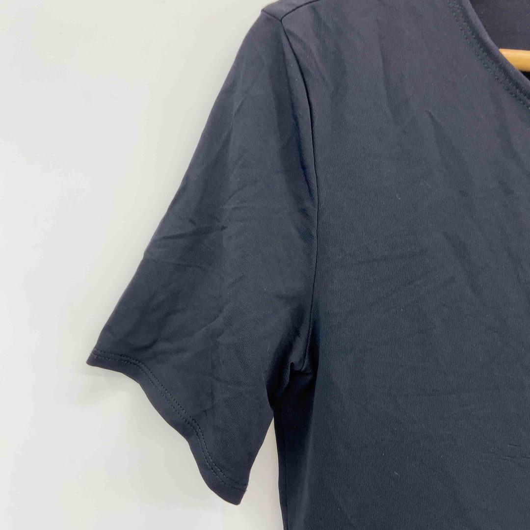 ISSEY MIYAKE(イッセイミヤケ)のISSEY MIYAKE イッセイミヤケ レディース  Tシャツ 半袖 黒　無地 レディースのトップス(Tシャツ(半袖/袖なし))の商品写真