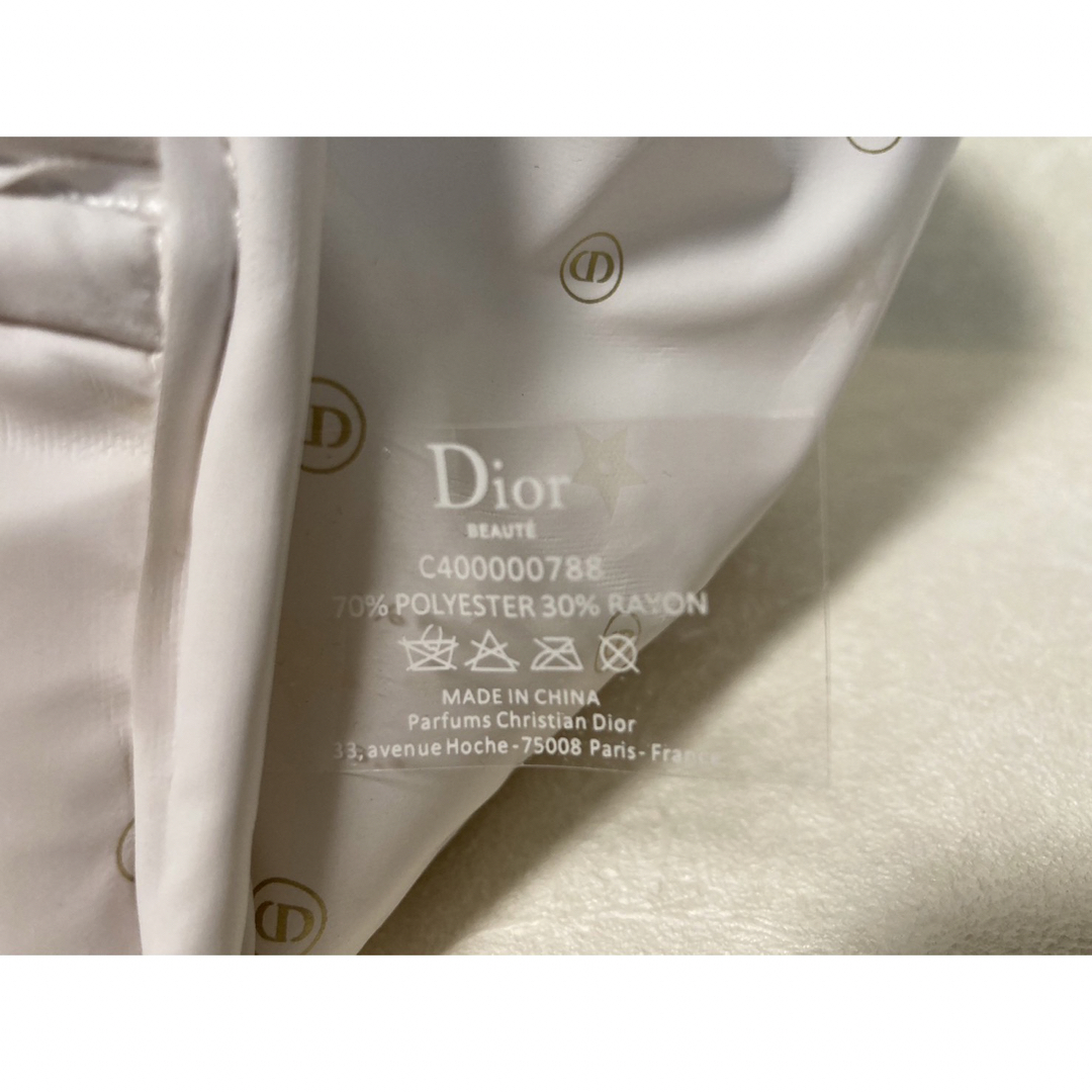 Dior(ディオール)の【Dior】ノベルティポーチ  ホワイトフルーレセント 【新品未使用】 レディースのファッション小物(ポーチ)の商品写真