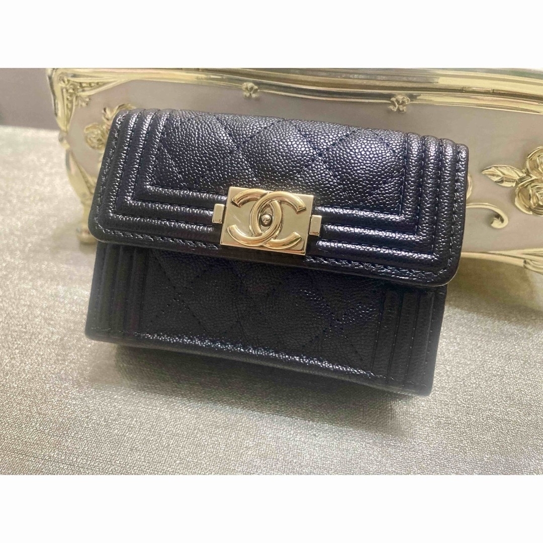 CHANEL(シャネル)の【美品】正規品CHANEL ボーイシャネル キャビアスキン ウォレット ブラック レディースのファッション小物(財布)の商品写真