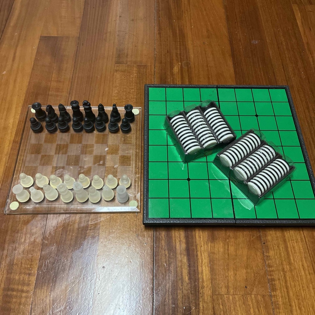 チェス・オセロセット　ボードゲーム　知育玩具 エンタメ/ホビーのテーブルゲーム/ホビー(オセロ/チェス)の商品写真