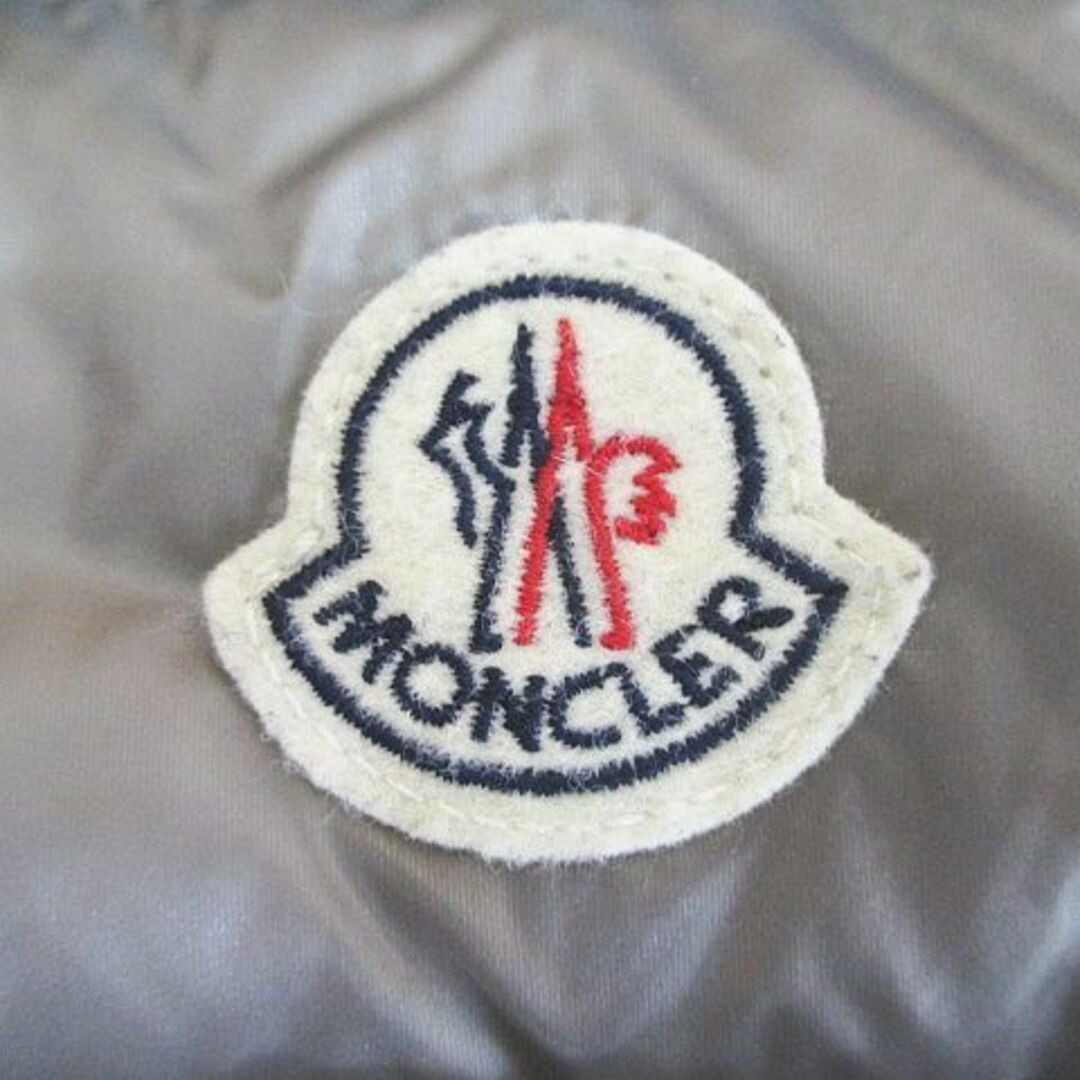 MONCLER(モンクレール)のモンクレール C10914336199 53029 ダウンベスト 1 グレー  メンズのジャケット/アウター(ダウンベスト)の商品写真