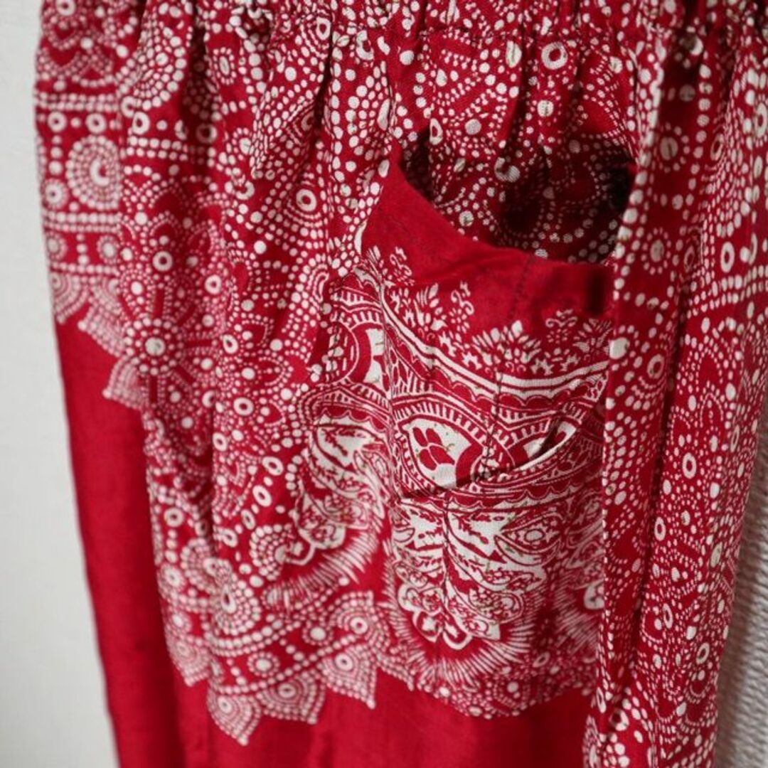 【新品】ハイウエストアラジンパンツ　ドットでできた曼荼羅　赤系 レディースのパンツ(サルエルパンツ)の商品写真