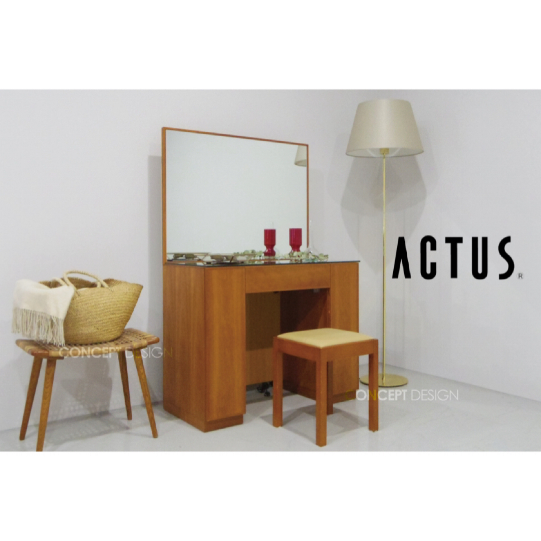 ACTUS(アクタス)のACTUS アクタス　ミラードレッサー　鏡　メイク　化粧　アンティーク　かわいい インテリア/住まい/日用品の収納家具(ドレッサー/鏡台)の商品写真