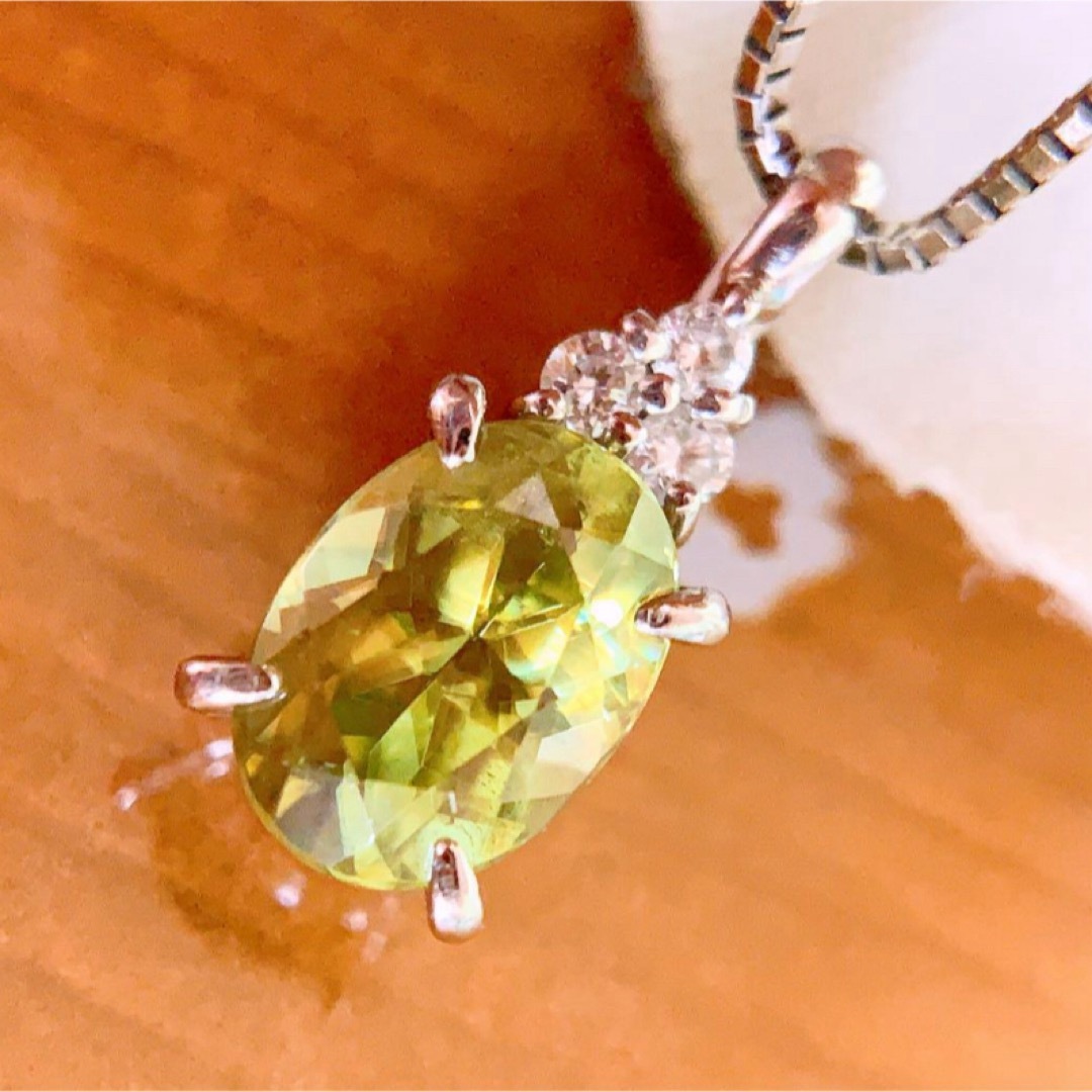 照り照り✨計1.12CT✨プラチナペリドットダイヤモンドネックレストップ レディースのアクセサリー(ネックレス)の商品写真