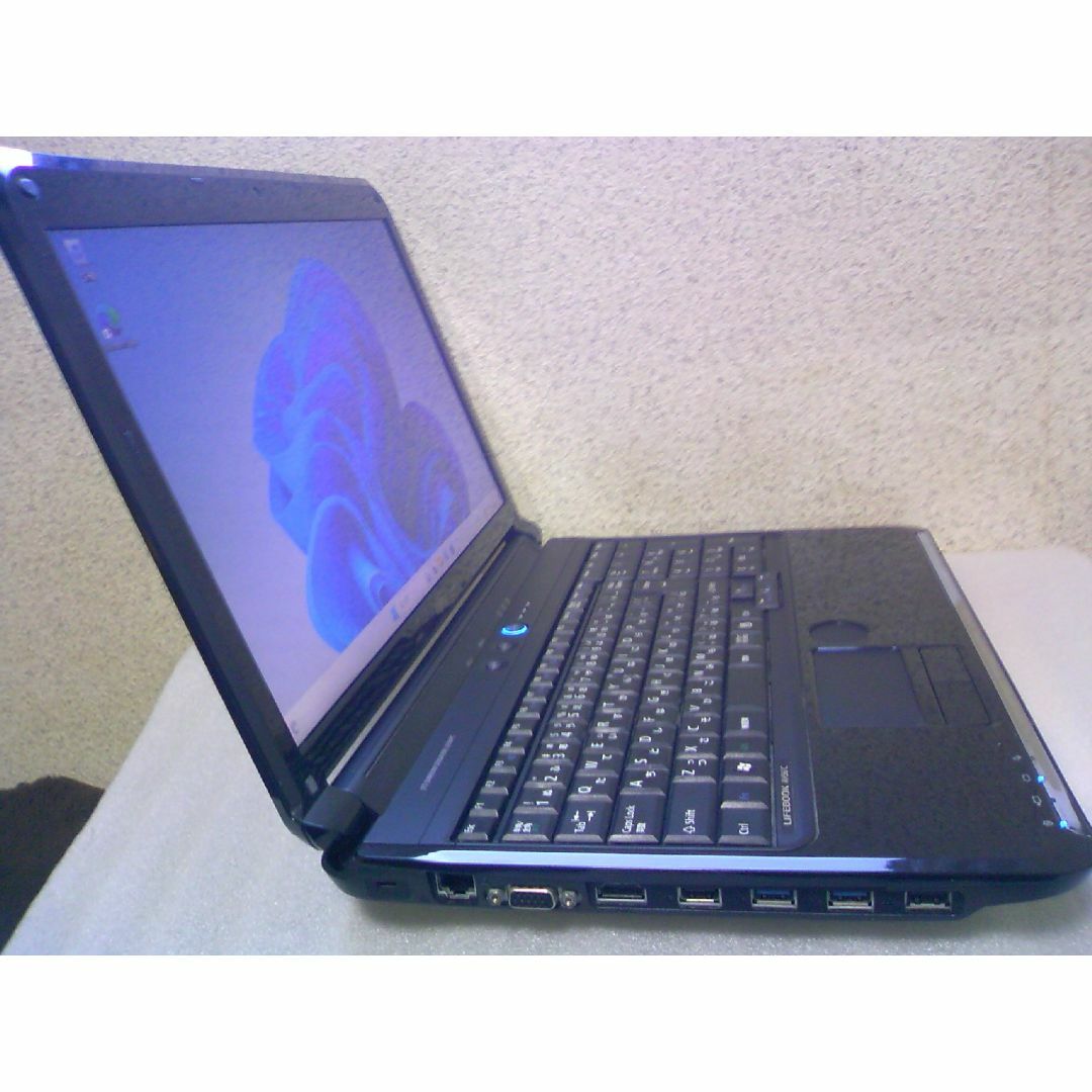 富士通(フジツウ)の☆Core™i5☆FMV LIFEBOOK AH56/C(シャイニーブラック) スマホ/家電/カメラのPC/タブレット(ノートPC)の商品写真