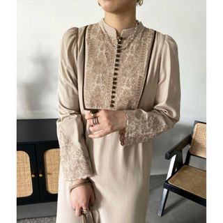 アメリヴィンテージ(Ameri VINTAGE)のELFIN EMBROIDERY CAFTAN DRESS(ロングワンピース/マキシワンピース)