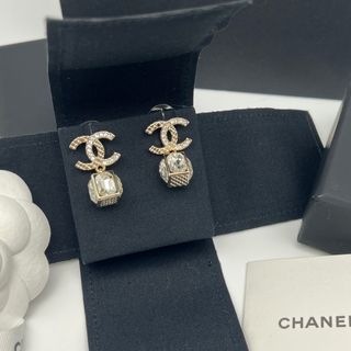 シャネル(CHANEL)のシャネル　CHANEL ピアス　イヤリング　新作(ピアス)